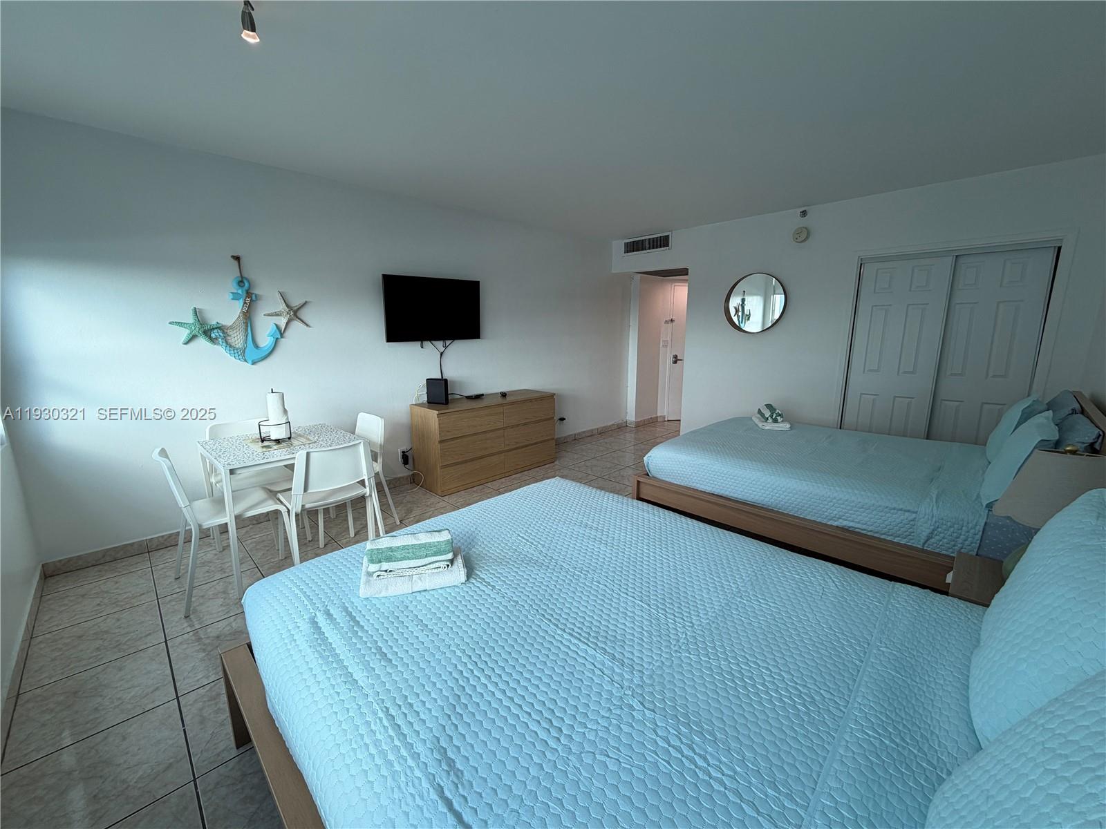 5445 Collins Ave #1506 Miami Beach, FL 33140