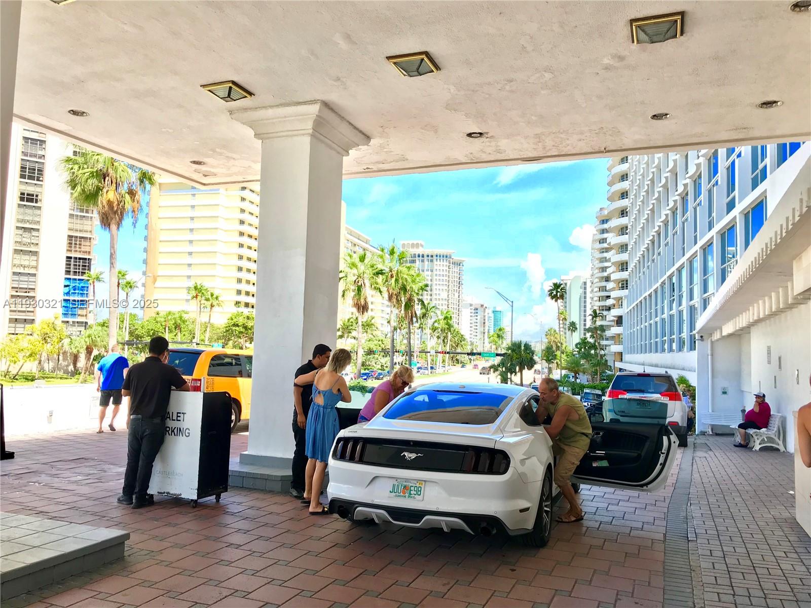 5445 Collins Ave #1506 Miami Beach, FL 33140