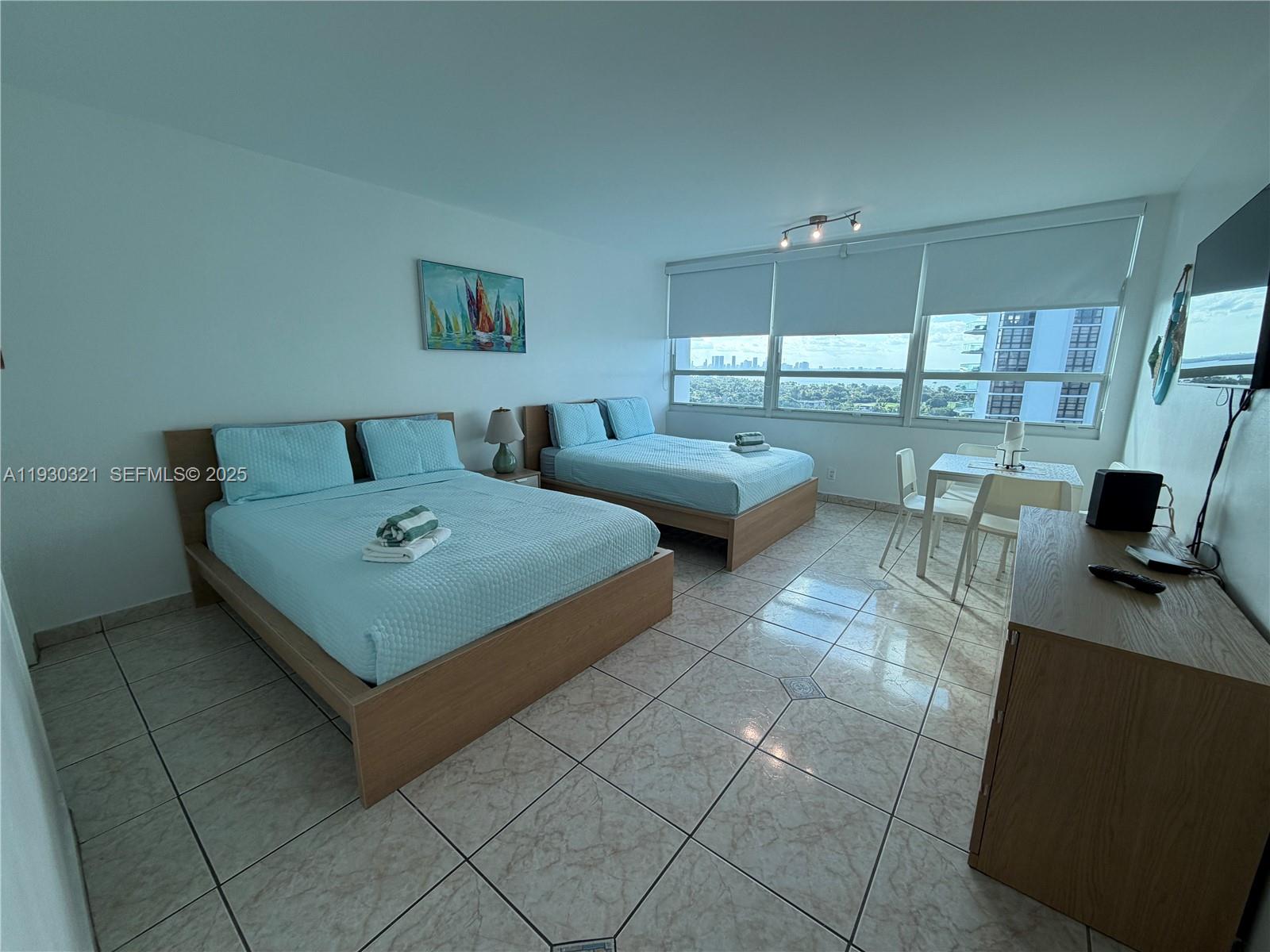 5445 Collins Ave #1506 Miami Beach, FL 33140