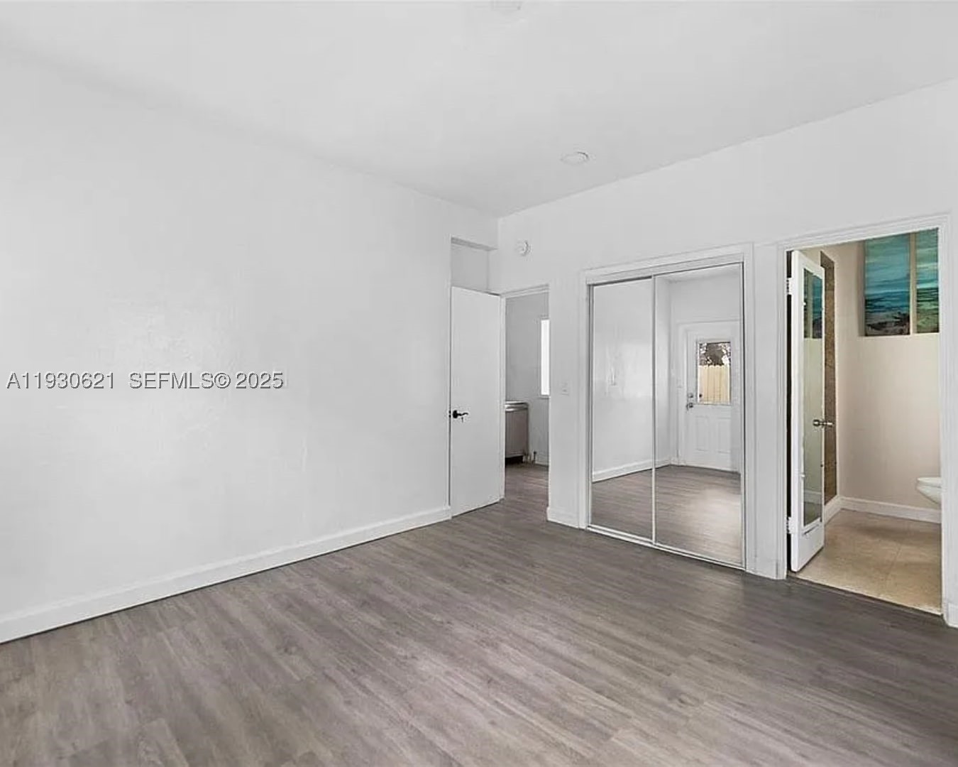 2822 Pine Tree Dr Miami Beach, FL 33140