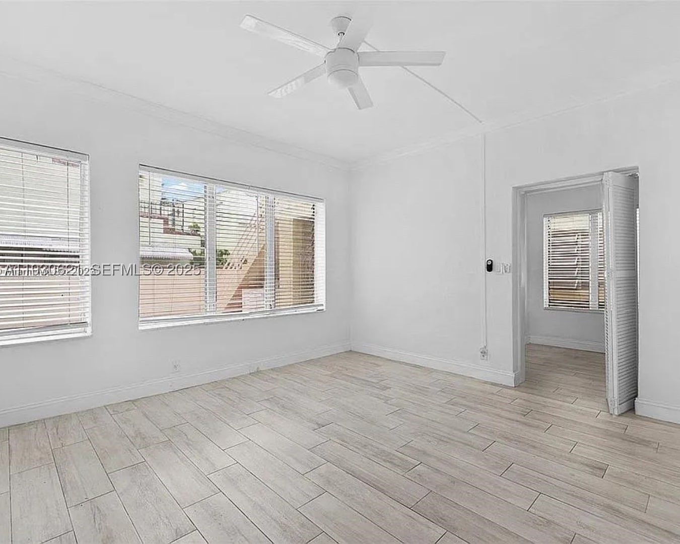 2822 Pine Tree Dr Miami Beach, FL 33140