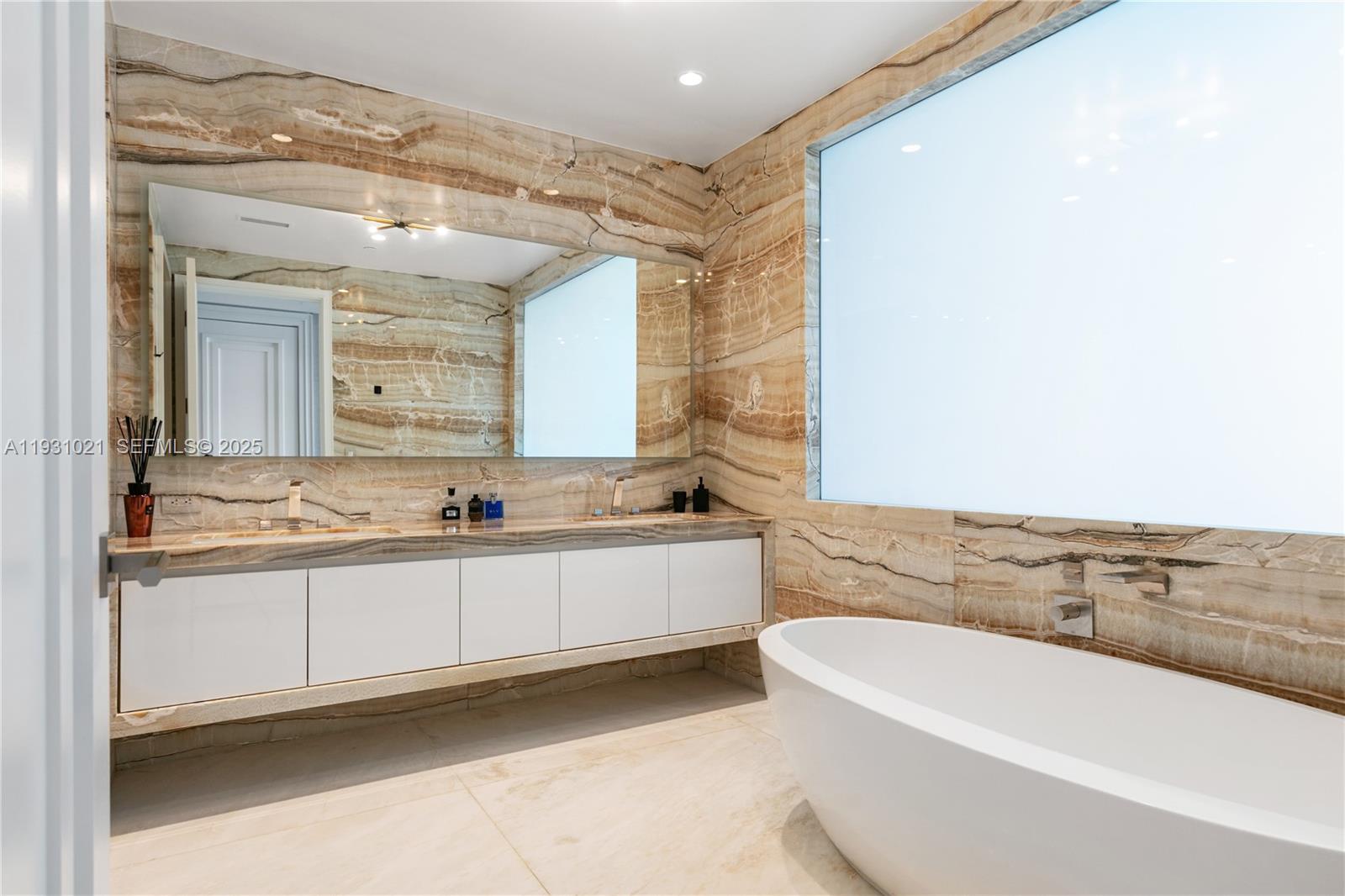 image The Estates at Acqualina13