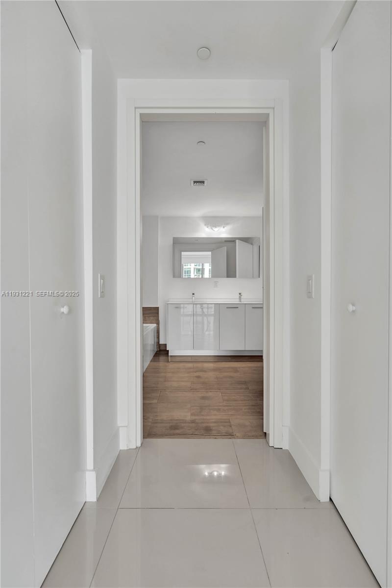 1300 Brickell Bay Dr #1704 Miami, FL 33131