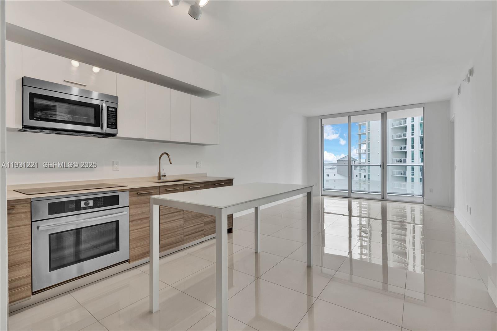 1300 Brickell Bay Dr #1704 Miami, FL 33131