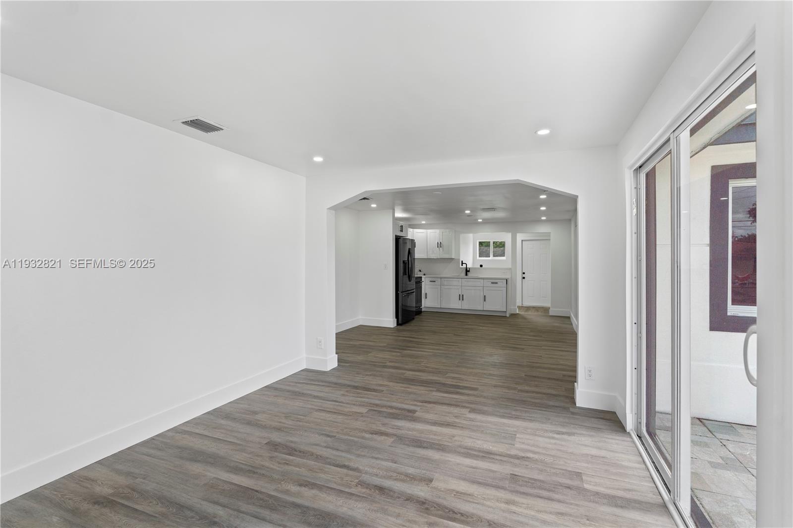 5658 SW 1st St Miami, FL 33134