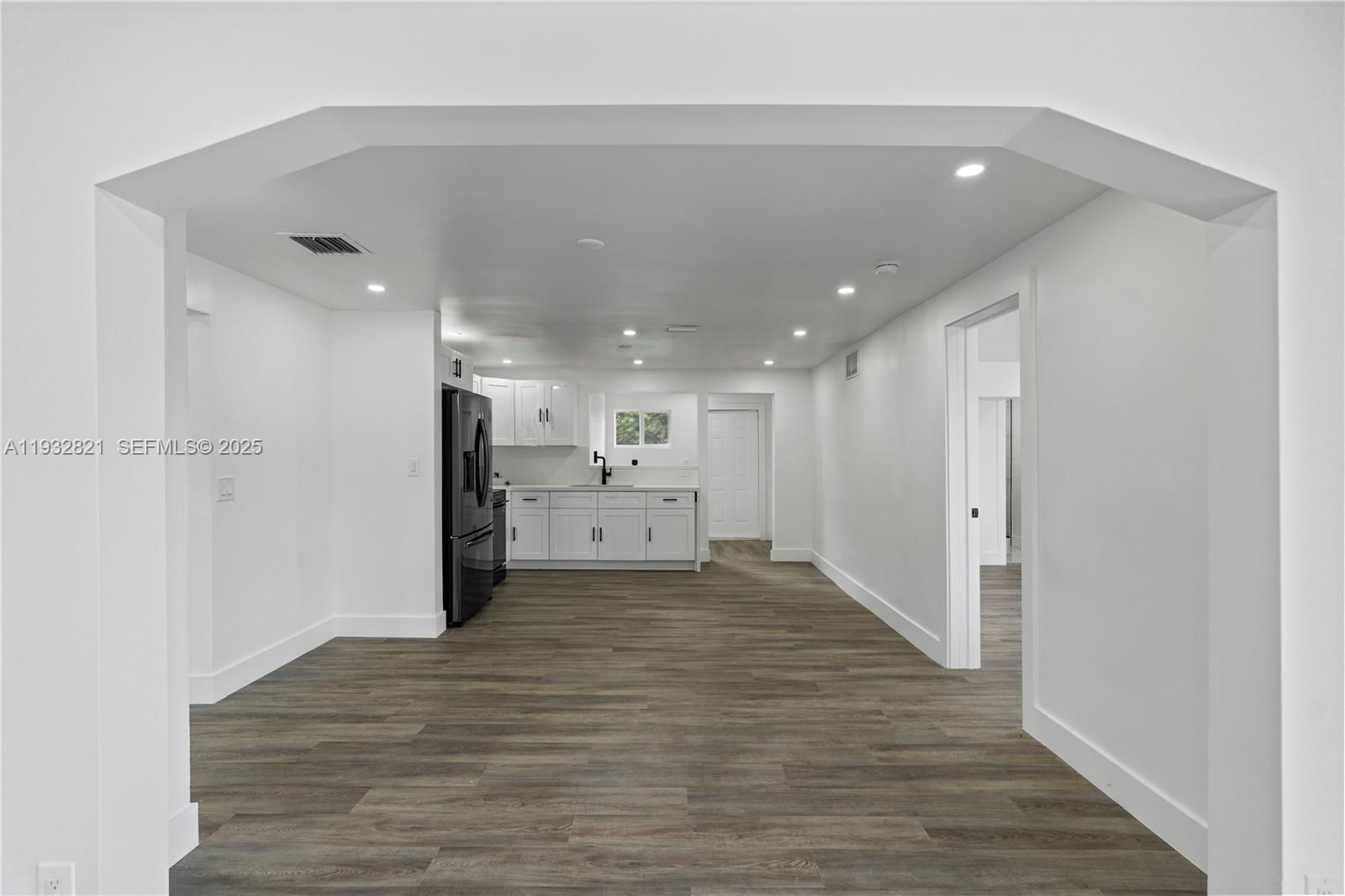 5658 SW 1st St Miami, FL 33134