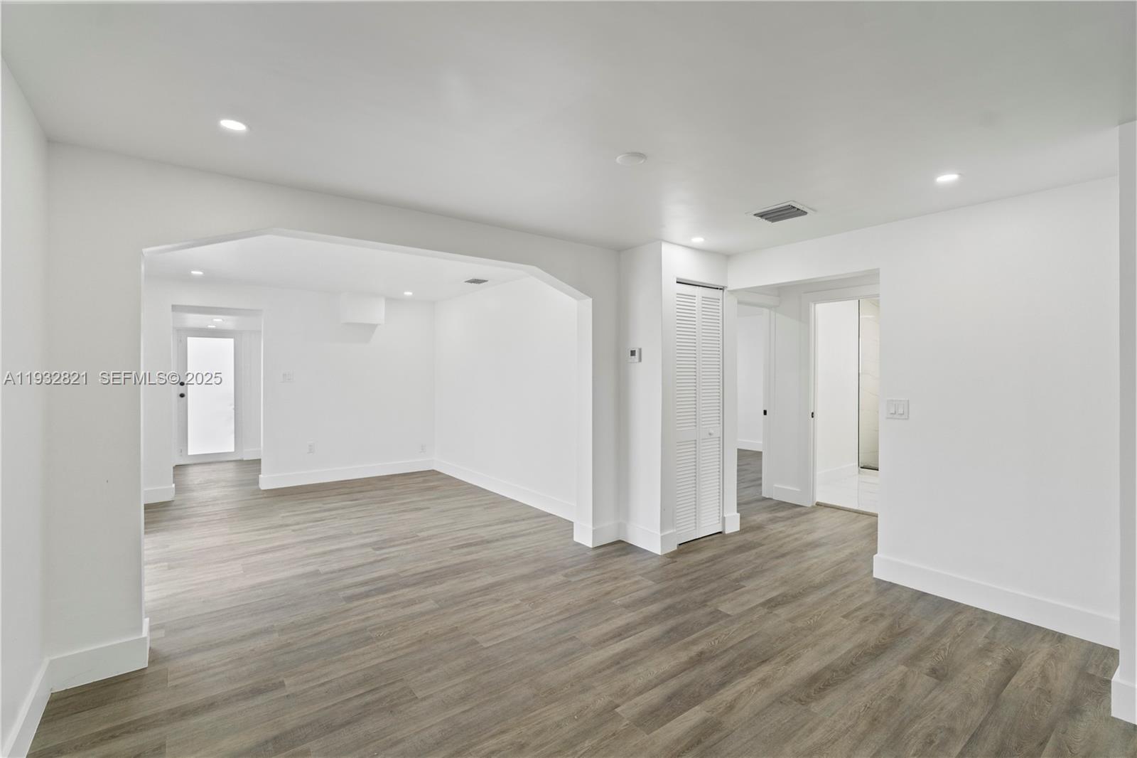 5658 SW 1st St Miami, FL 33134