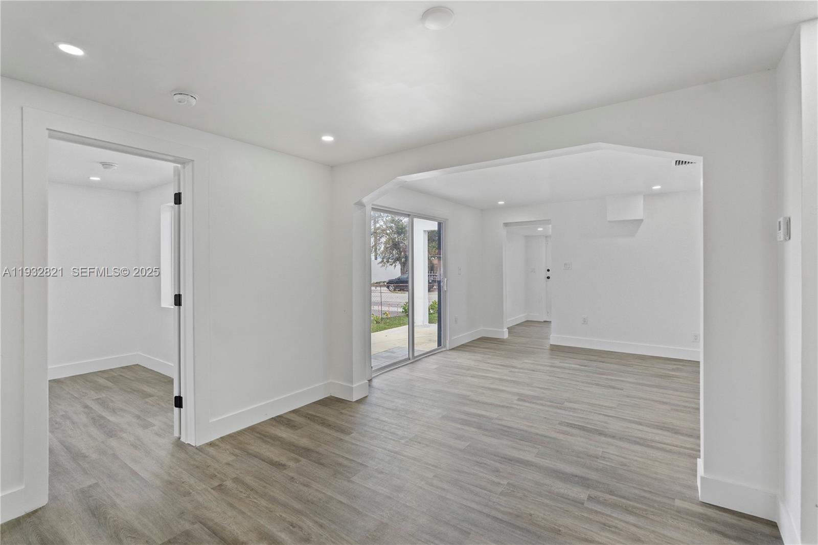 5658 SW 1st St Miami, FL 33134