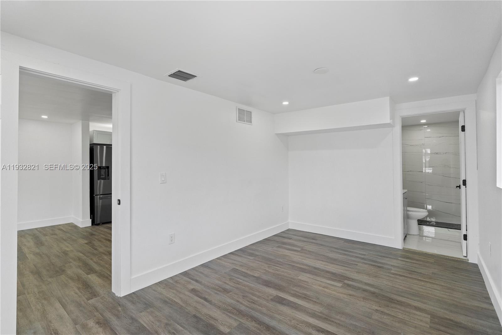 5658 SW 1st St Miami, FL 33134