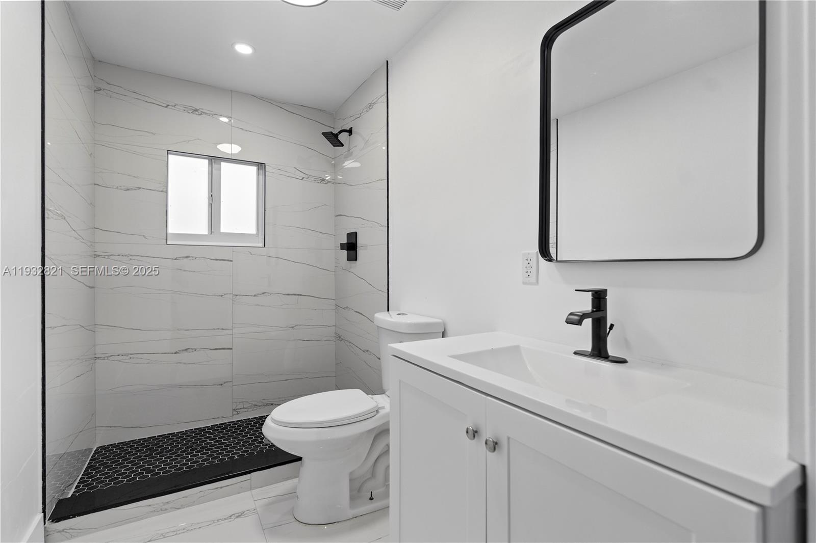 5658 SW 1st St Miami, FL 33134