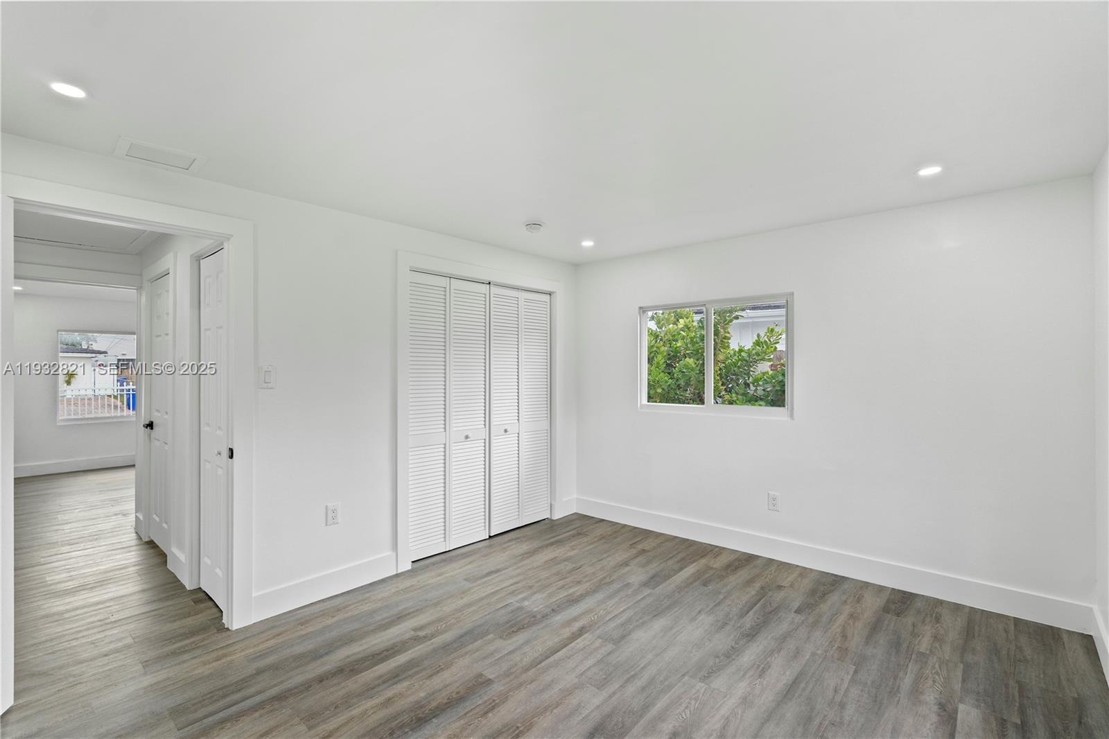 5658 SW 1st St Miami, FL 33134