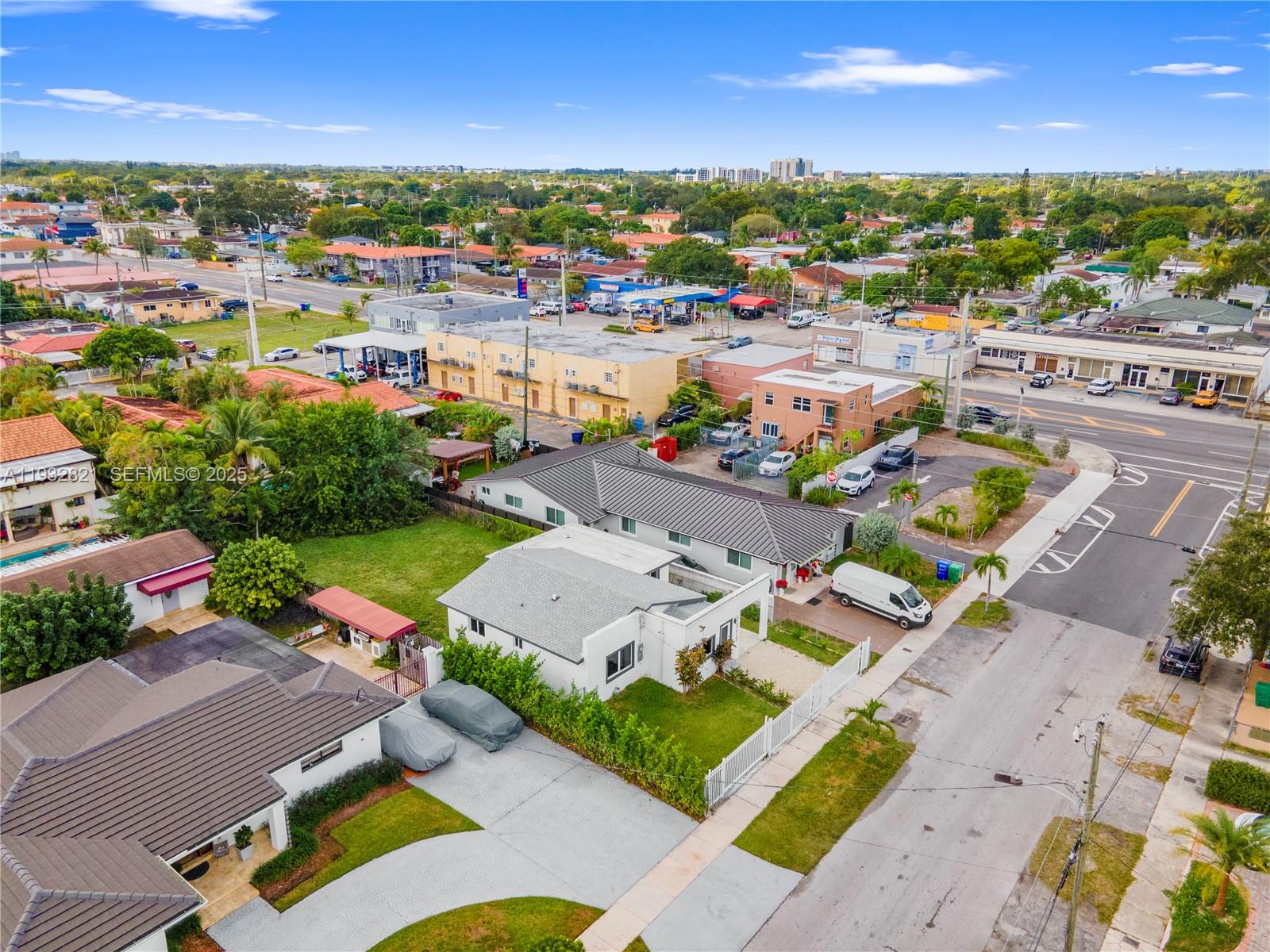 5658 SW 1st St Miami, FL 33134