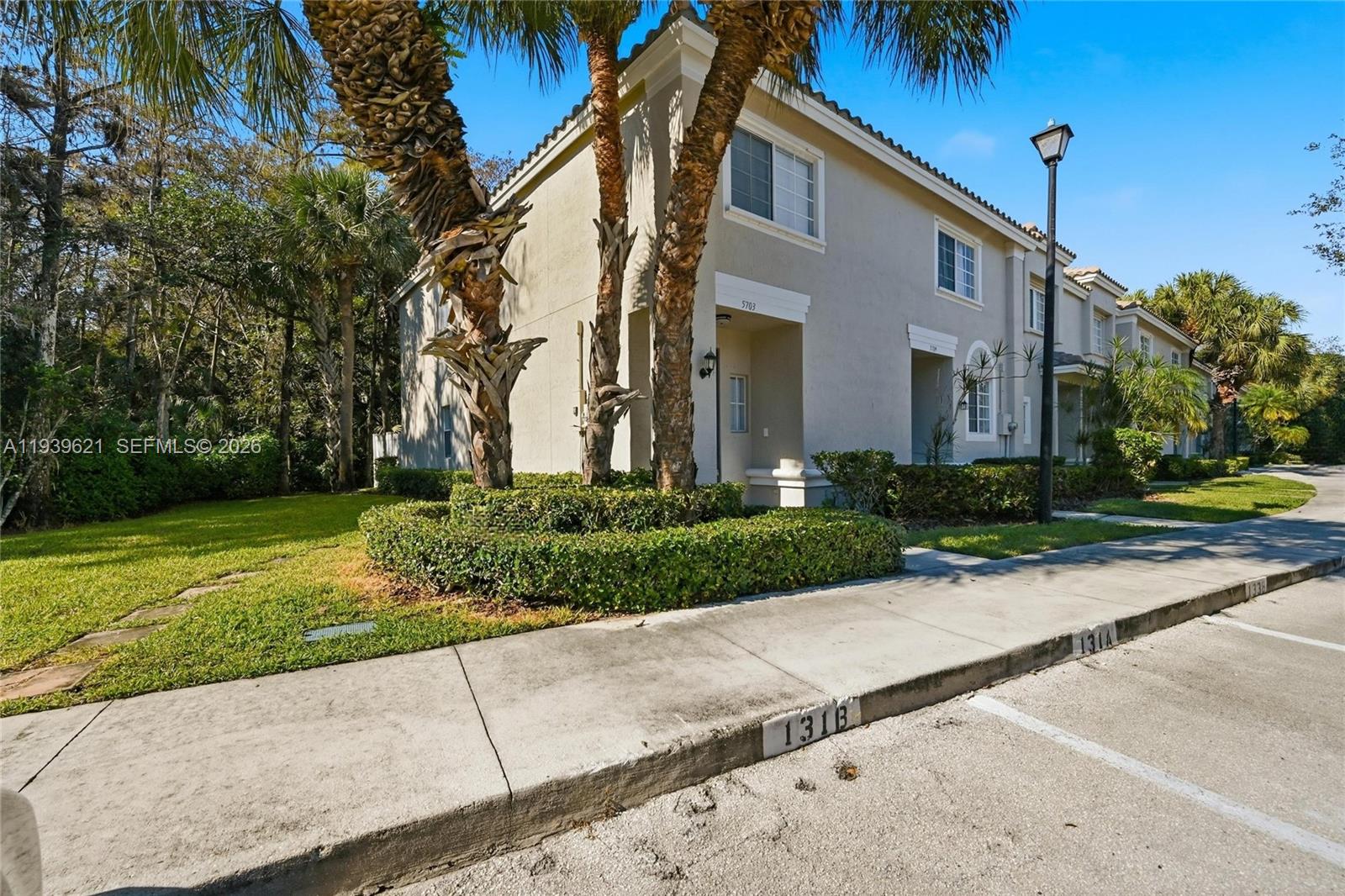 5703 NW 48th Ave Coconut Creek, FL 33073