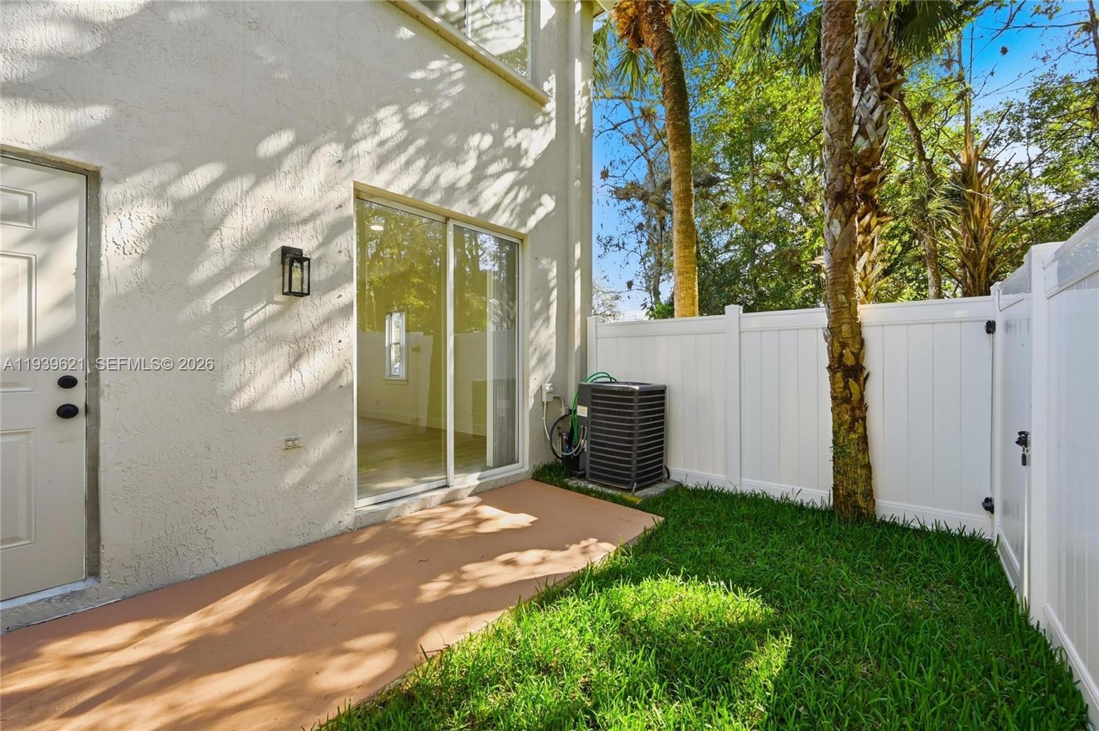 5703 NW 48th Ave Coconut Creek, FL 33073