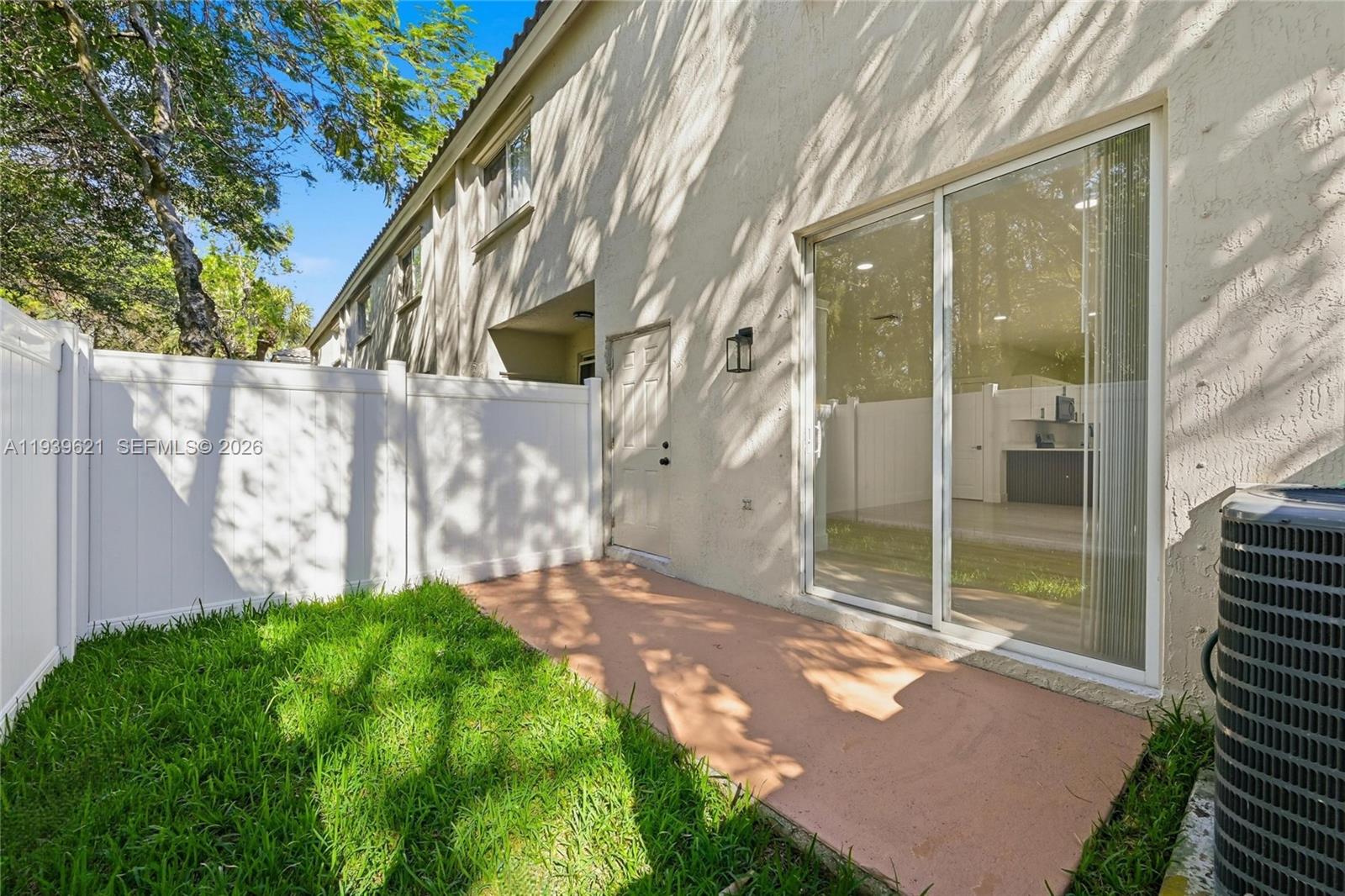 5703 NW 48th Ave Coconut Creek, FL 33073