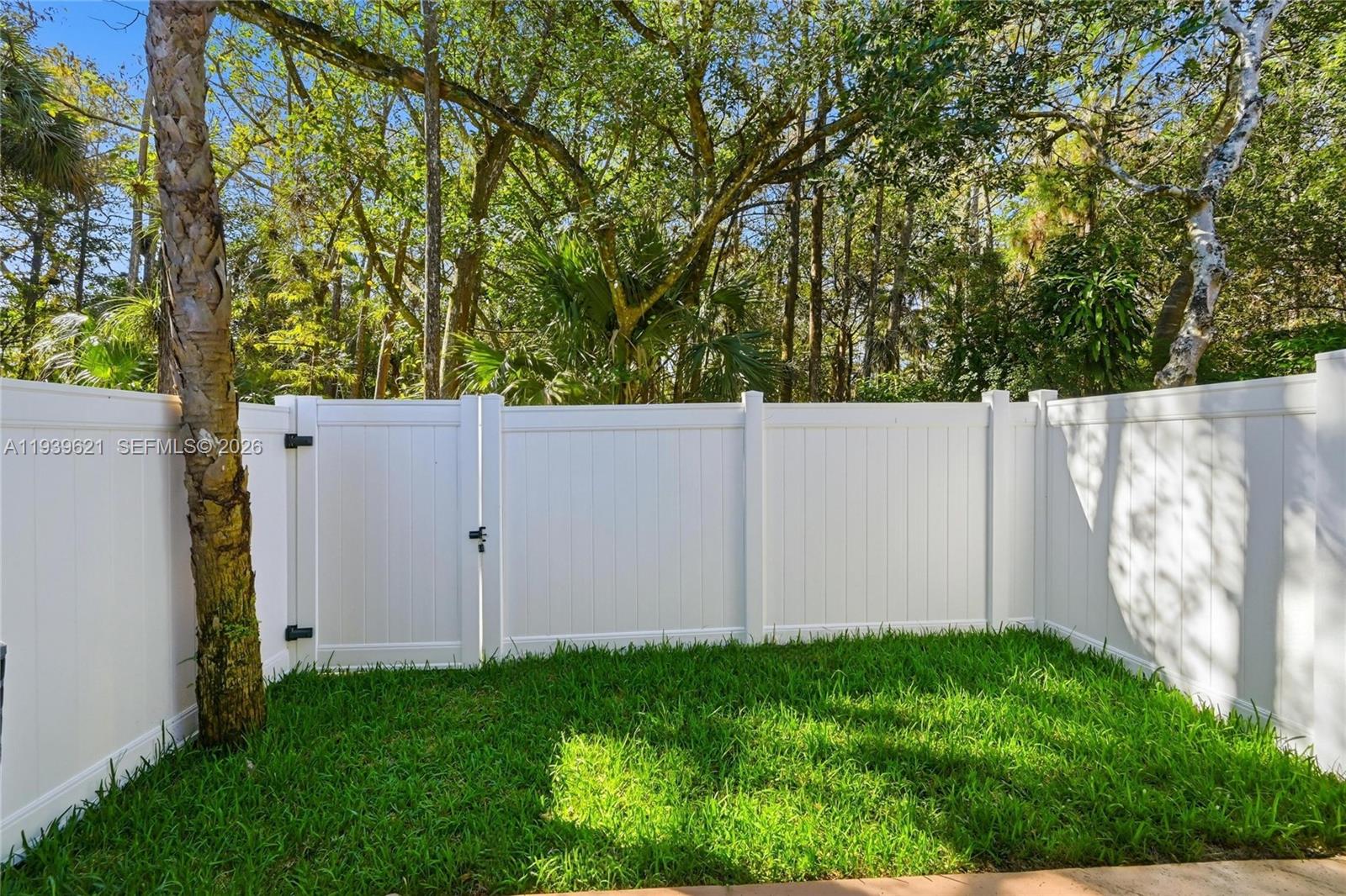 5703 NW 48th Ave Coconut Creek, FL 33073