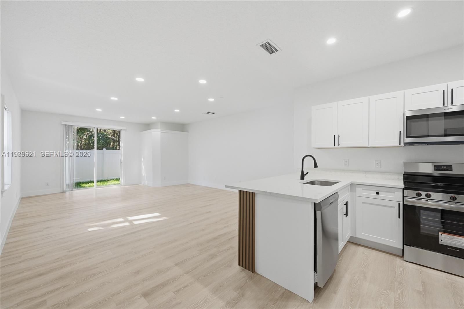 5703 NW 48th Ave Coconut Creek, FL 33073