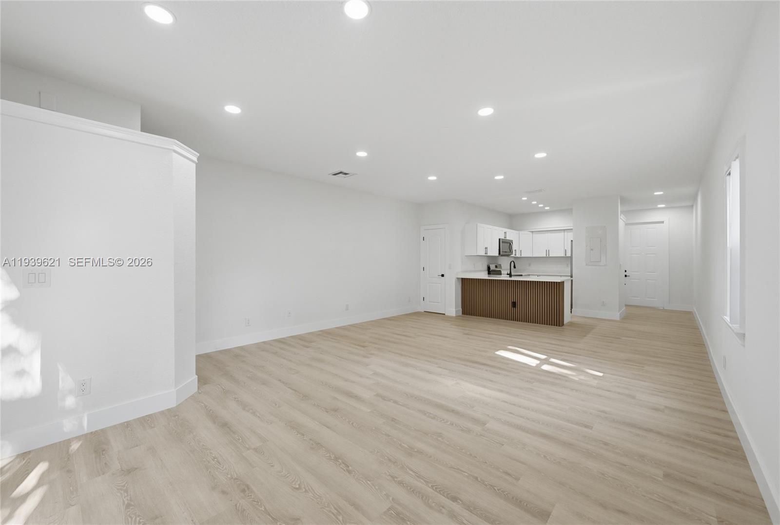 5703 NW 48th Ave Coconut Creek, FL 33073