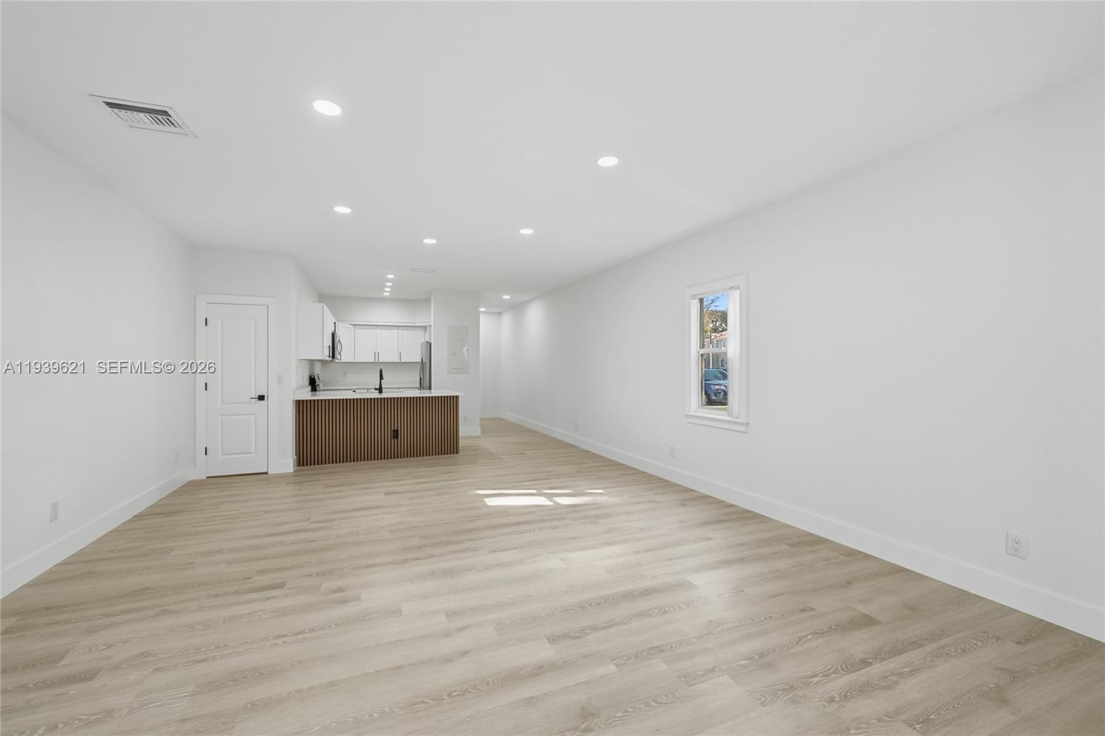 5703 NW 48th Ave Coconut Creek, FL 33073