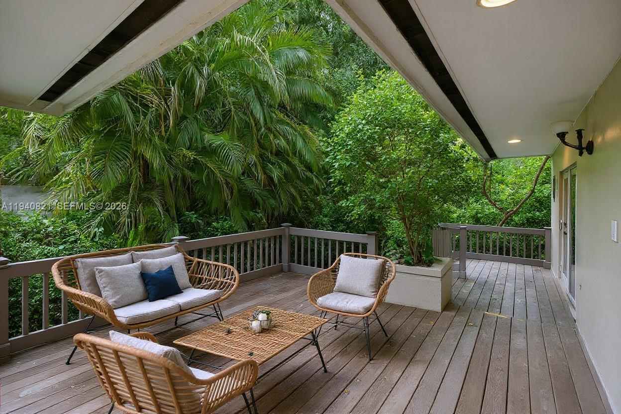 648 Sevilla Ave Coral Gables, FL 33134