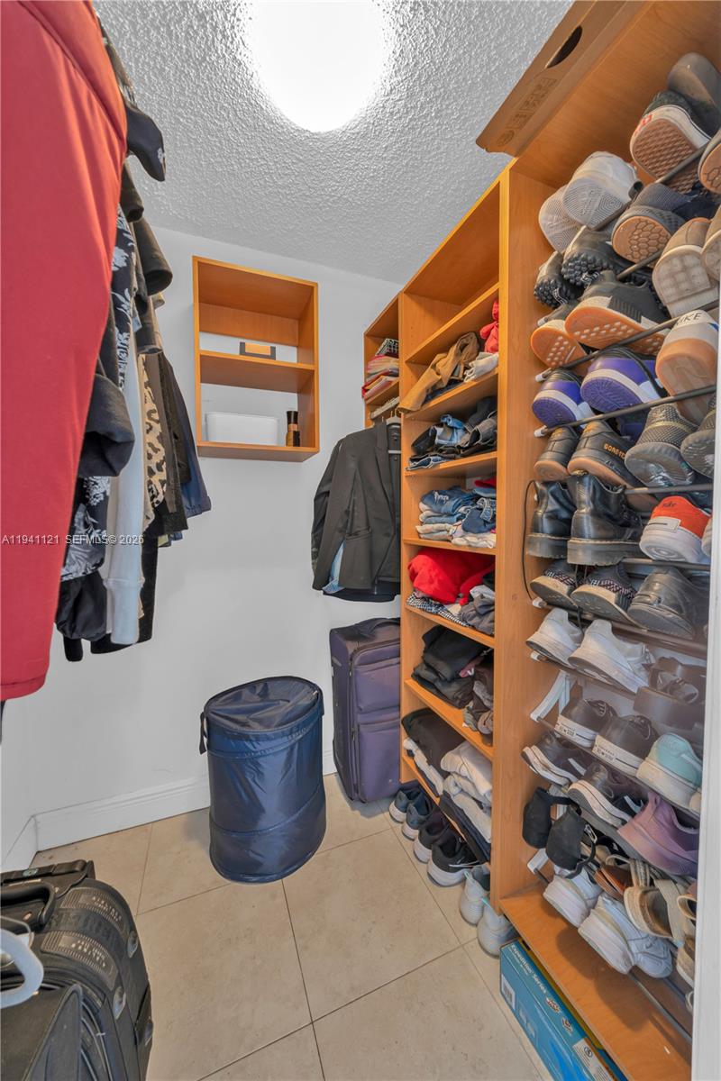 2016 Bay Dr #505 Miami Beach, FL 33141