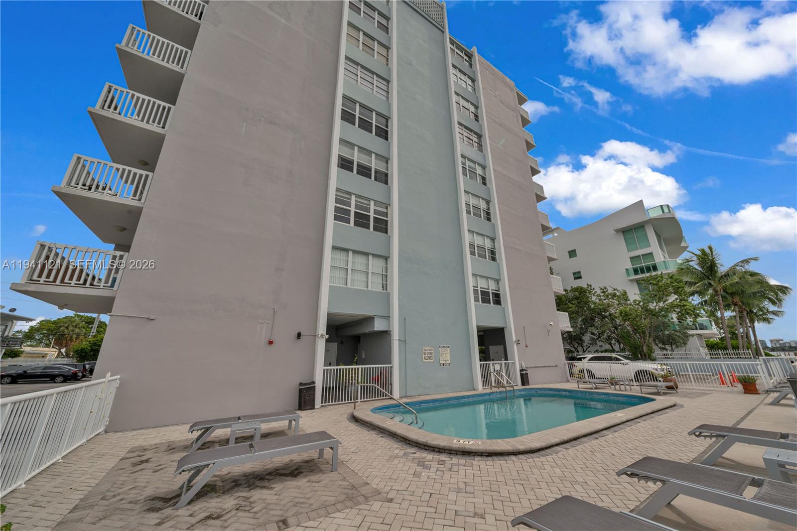 2016 Bay Dr #505 Miami Beach, FL 33141