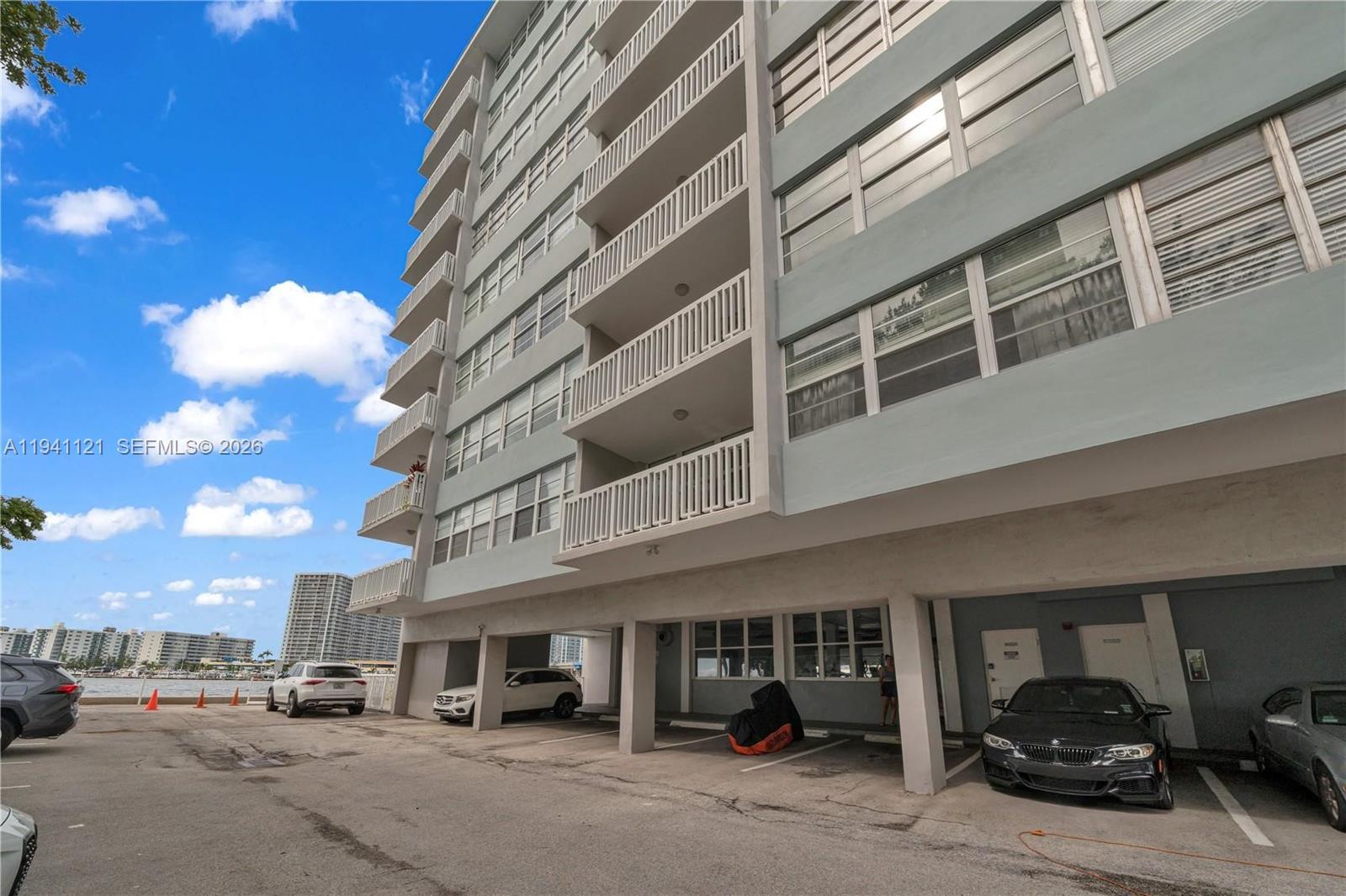 2016 Bay Dr #505 Miami Beach, FL 33141