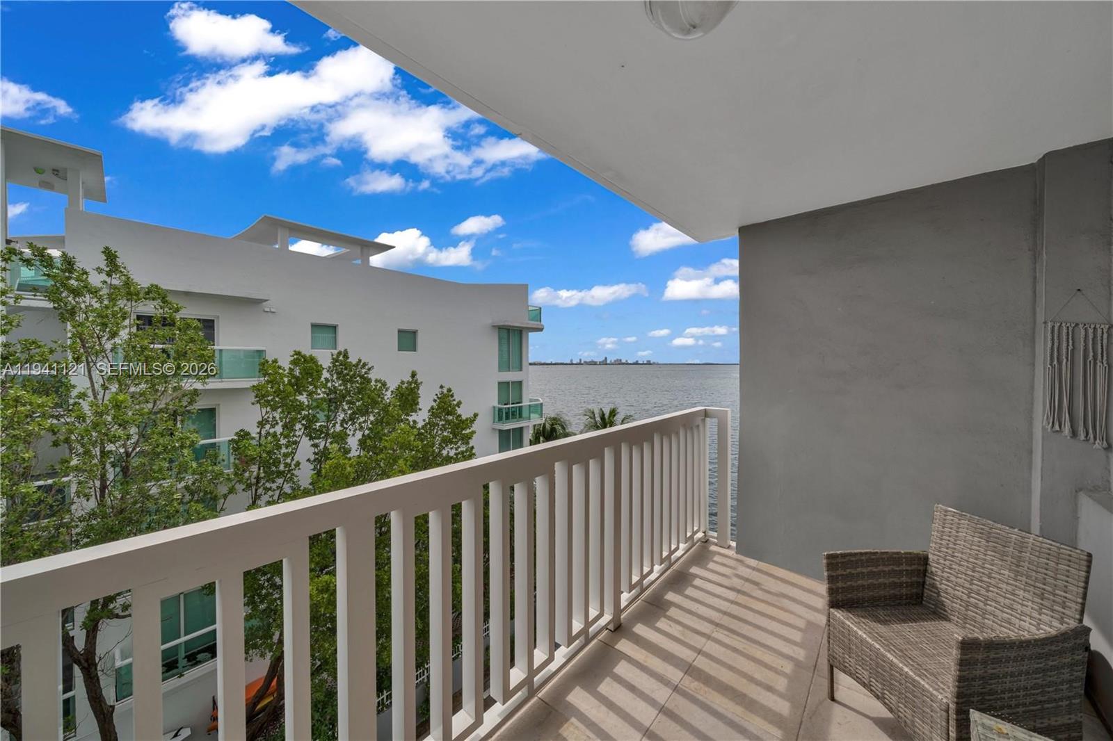 2016 Bay Dr #505 Miami Beach, FL 33141