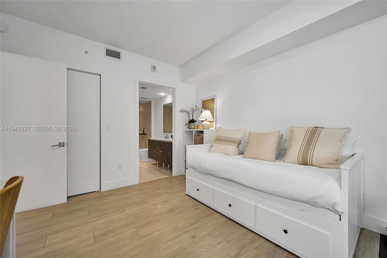 488 NE 18th St #1111 Miami, FL 33132