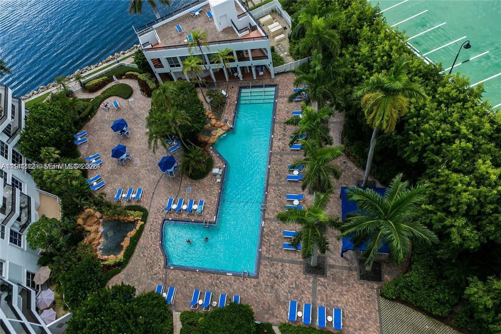 3600 Mystic Pointe Dr #309 Aventura, FL 33180