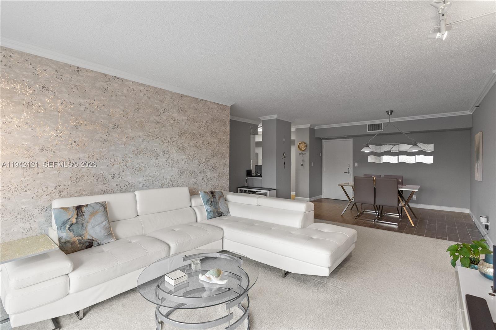 3600 Mystic Pointe Dr #309 Aventura, FL 33180