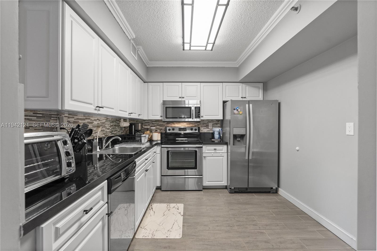 3600 Mystic Pointe Dr #309 Aventura, FL 33180