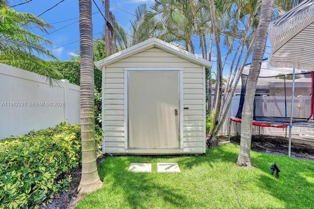 2080 NE 65th St Fort Lauderdale, FL 33308