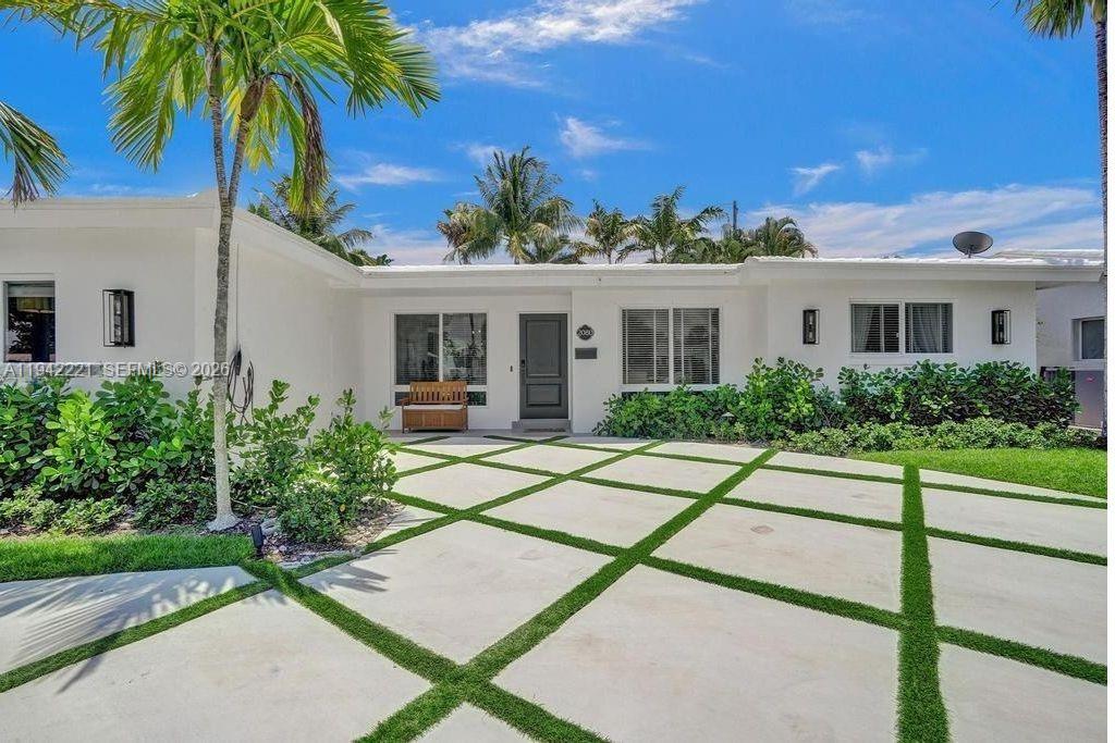 2080 NE 65th St Fort Lauderdale, FL 33308