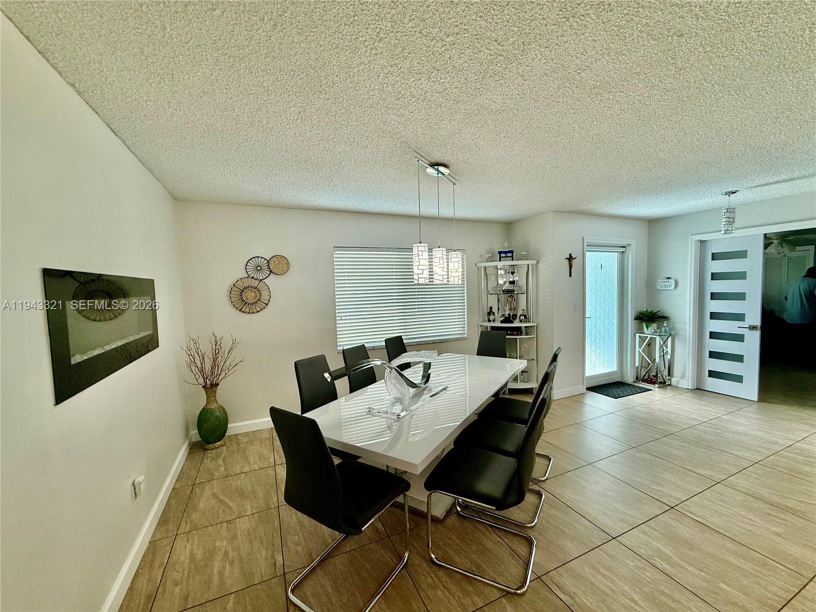 5921 SW 17th St Plantation, FL 33317