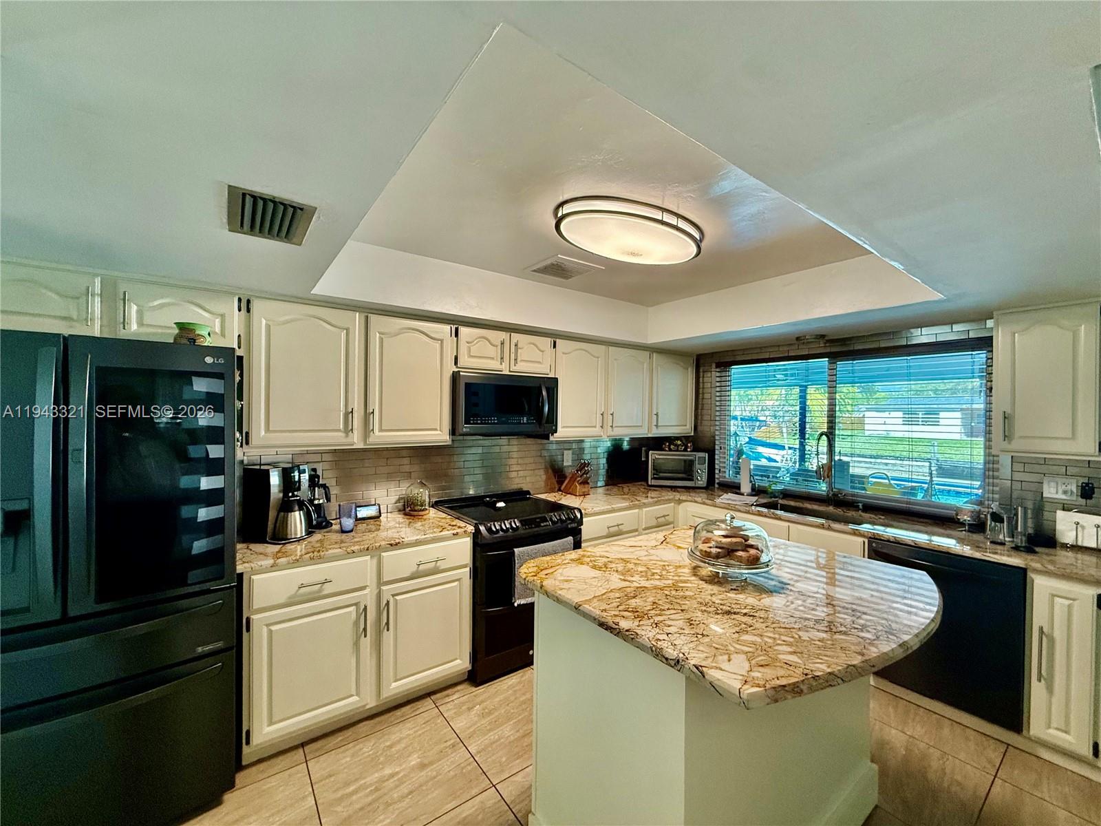 5921 SW 17th St Plantation, FL 33317