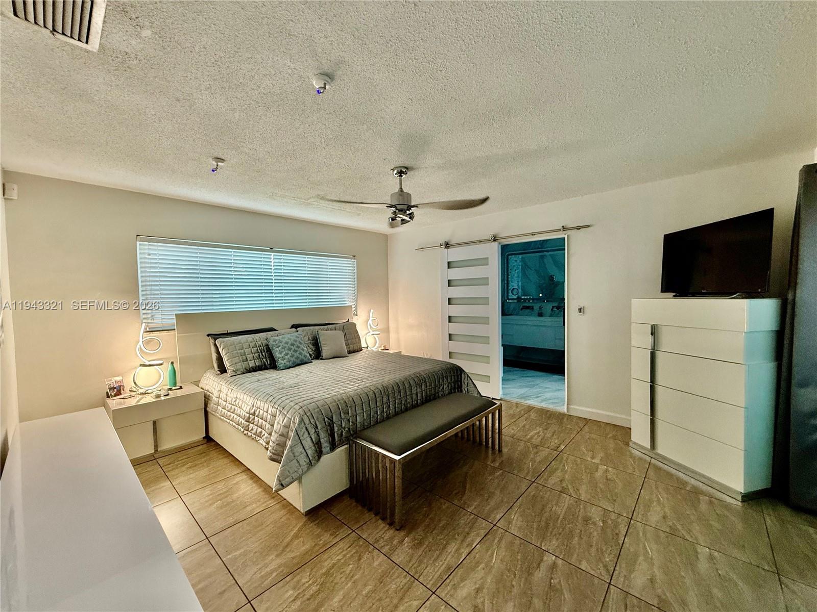 5921 SW 17th St Plantation, FL 33317