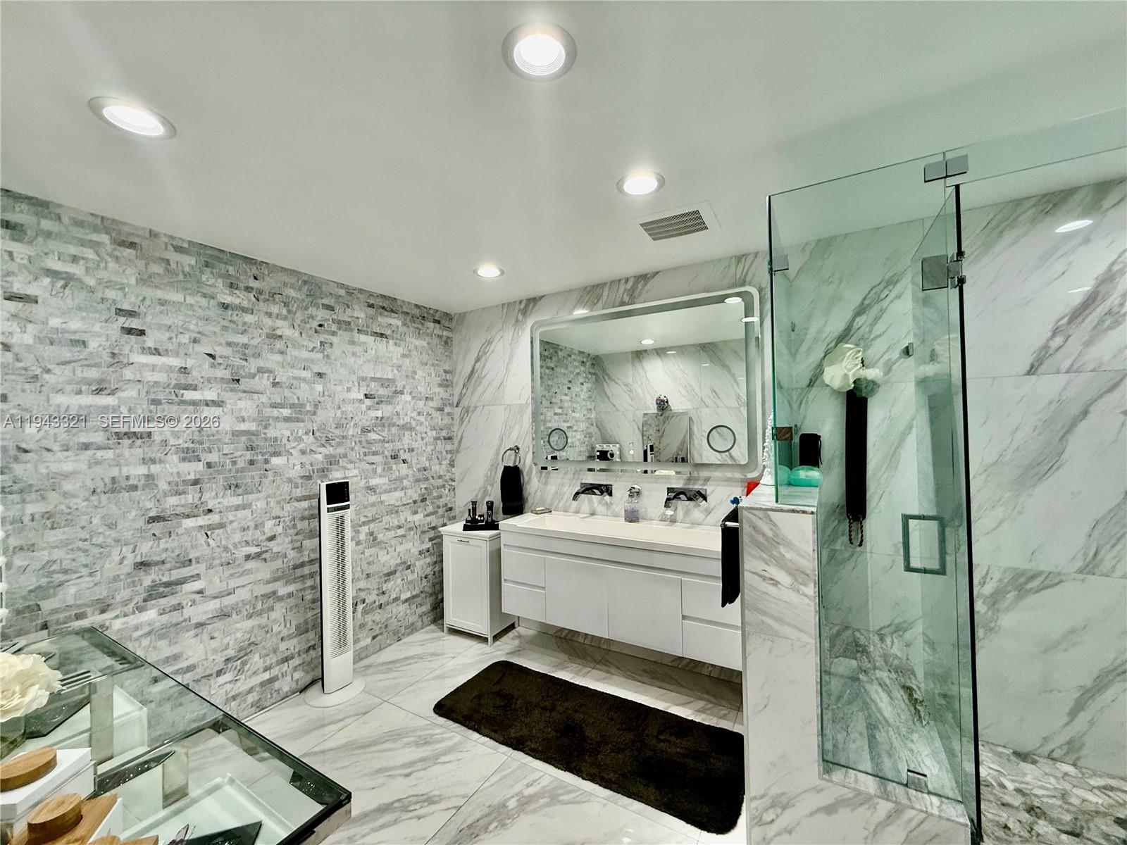 5921 SW 17th St Plantation, FL 33317