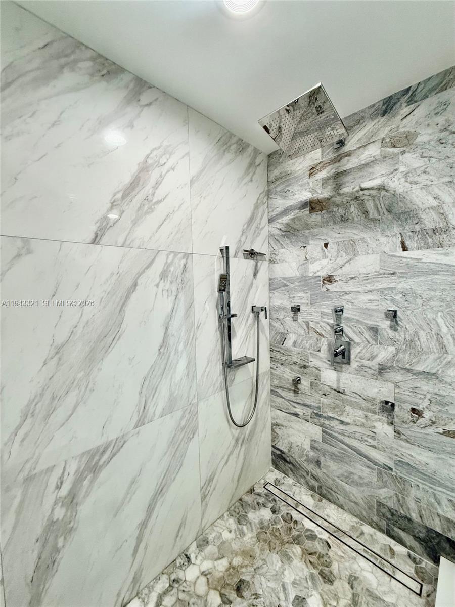 5921 SW 17th St Plantation, FL 33317