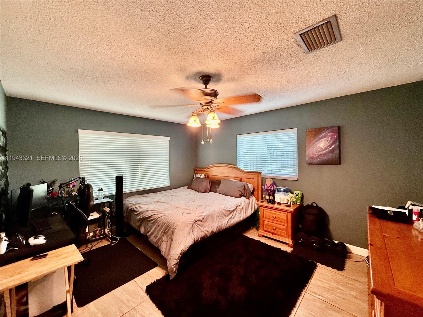 5921 SW 17th St Plantation, FL 33317