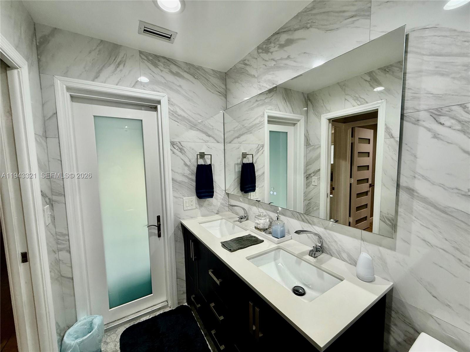 5921 SW 17th St Plantation, FL 33317