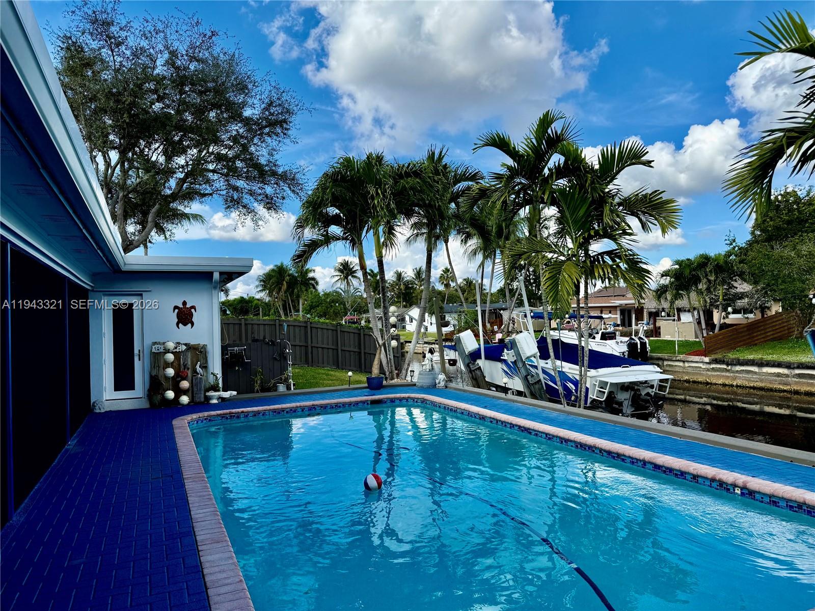 5921 SW 17th St Plantation, FL 33317