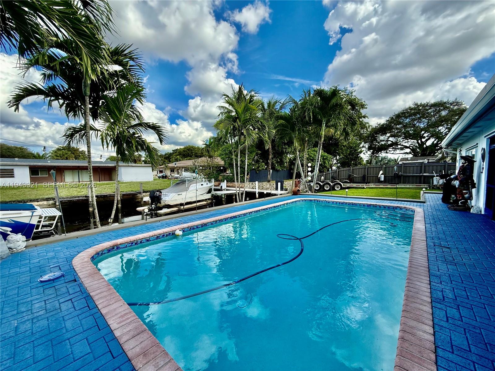 5921 SW 17th St Plantation, FL 33317