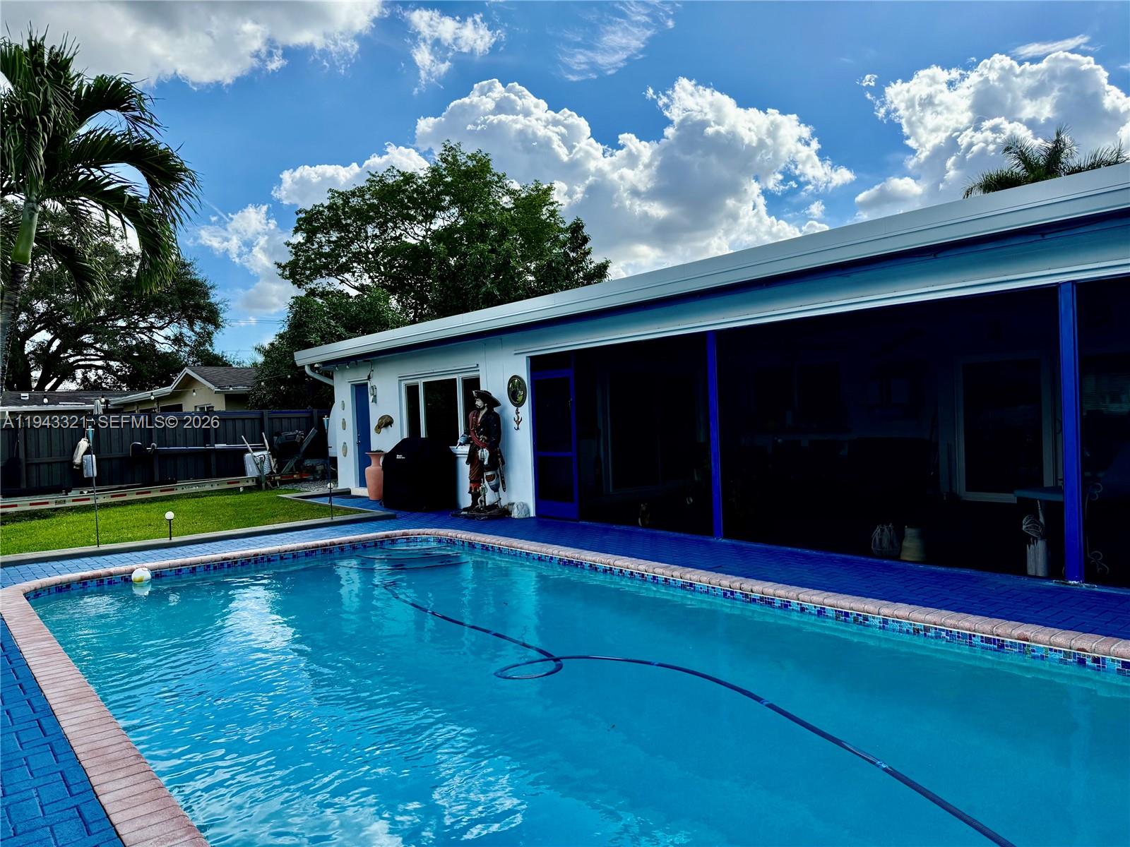5921 SW 17th St Plantation, FL 33317