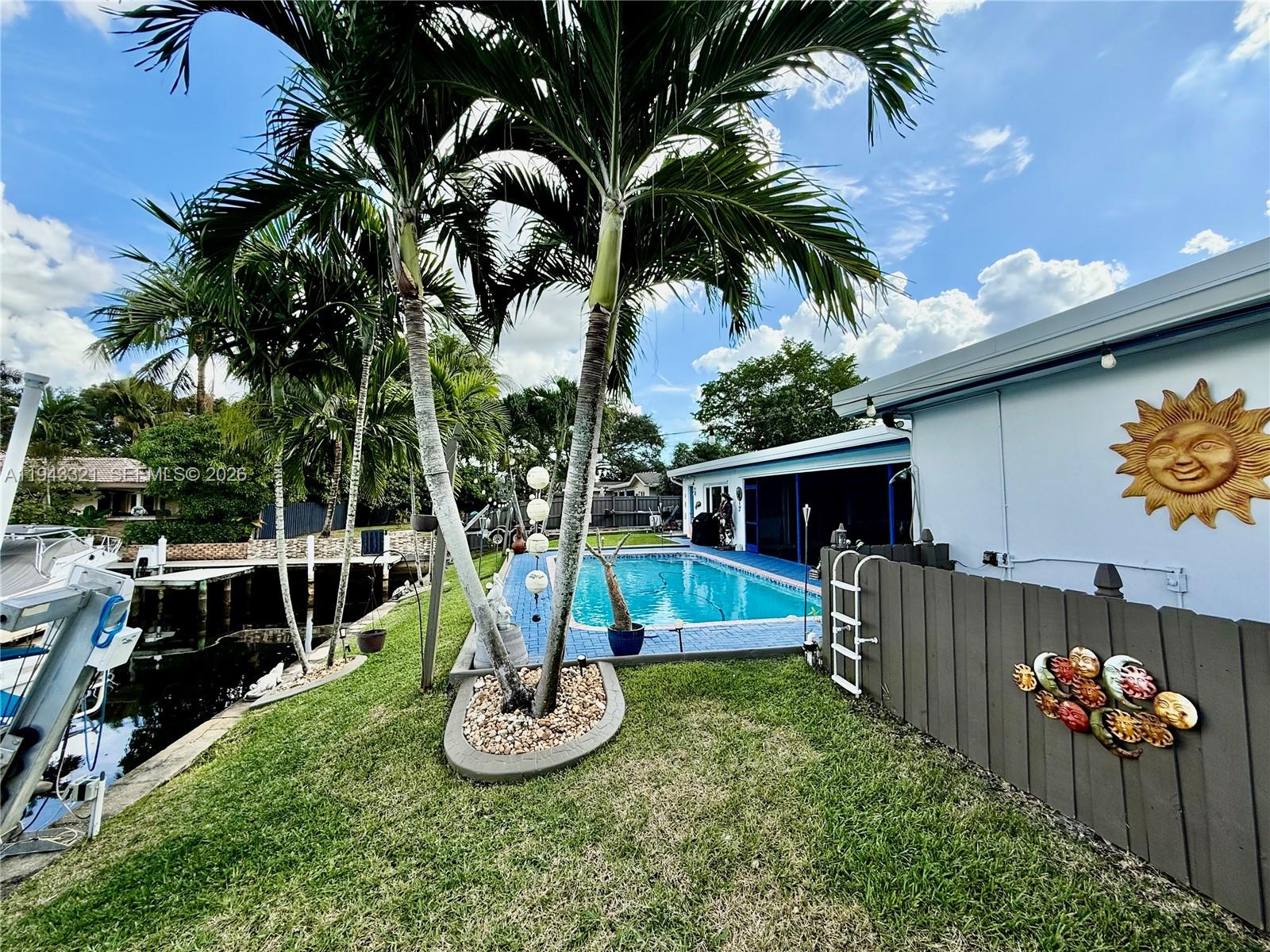 5921 SW 17th St Plantation, FL 33317