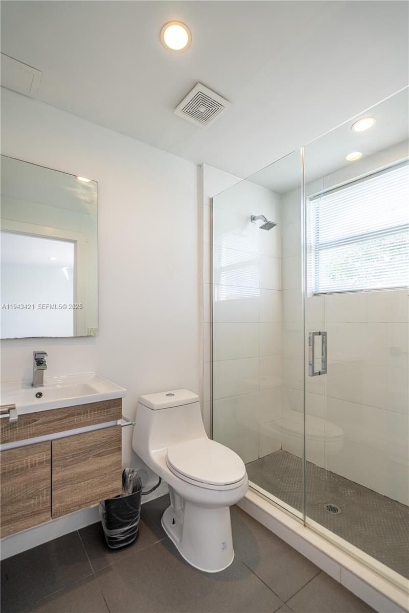 924 Marseille Dr #24 Miami Beach, FL 33141