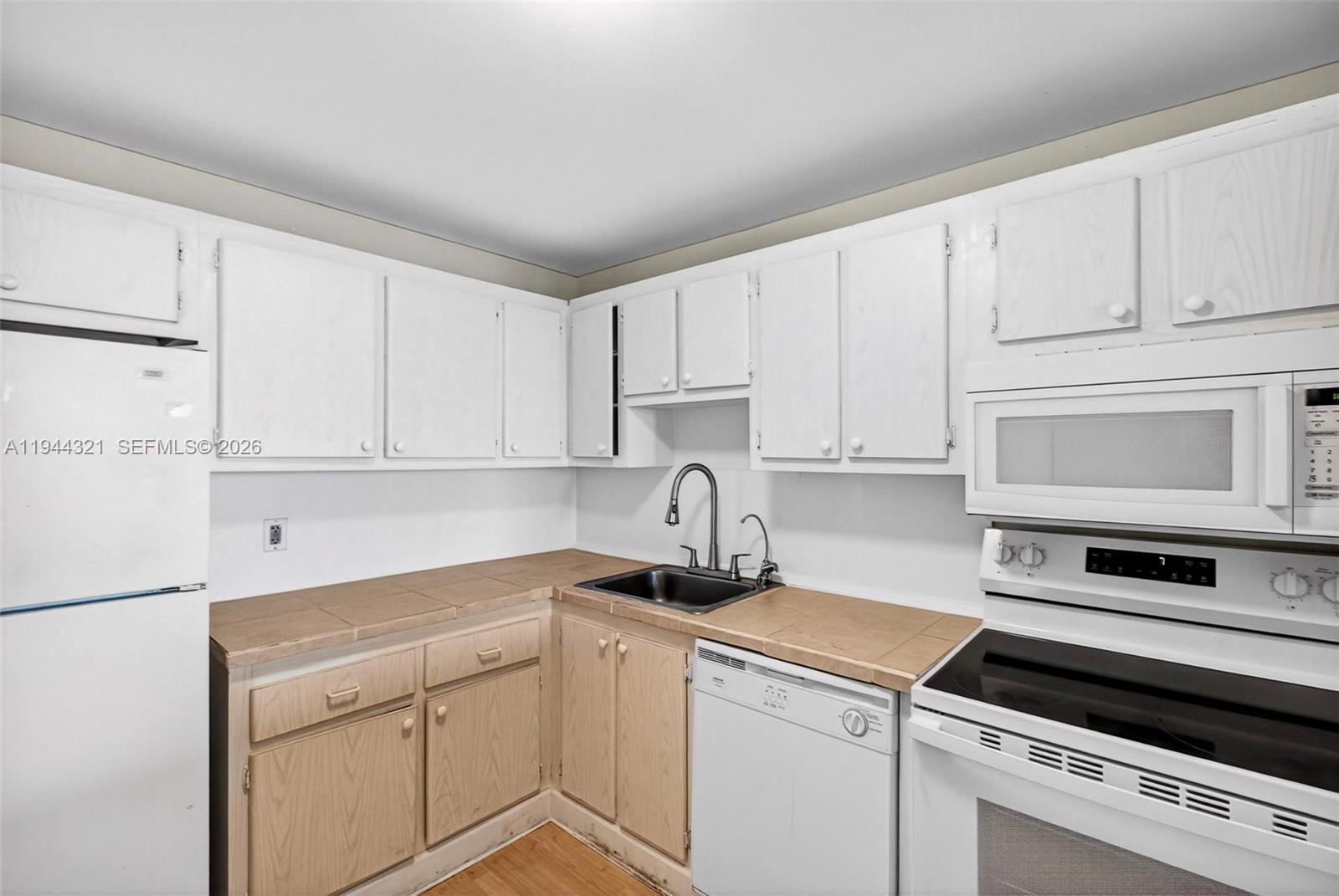 16851 NE 23rd Ave #619 North Miami Beach, FL 33160