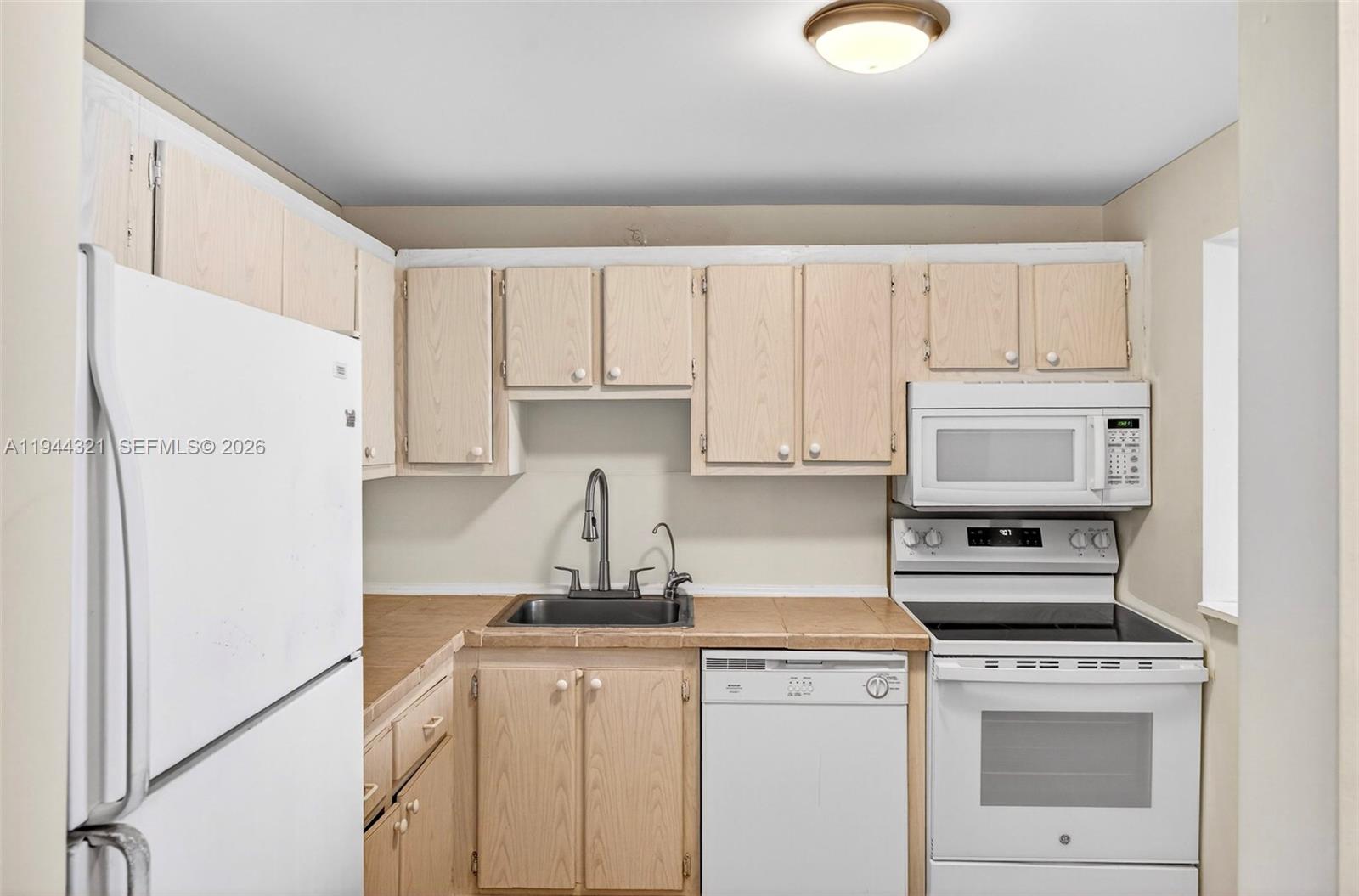 16851 NE 23rd Ave #619 North Miami Beach, FL 33160