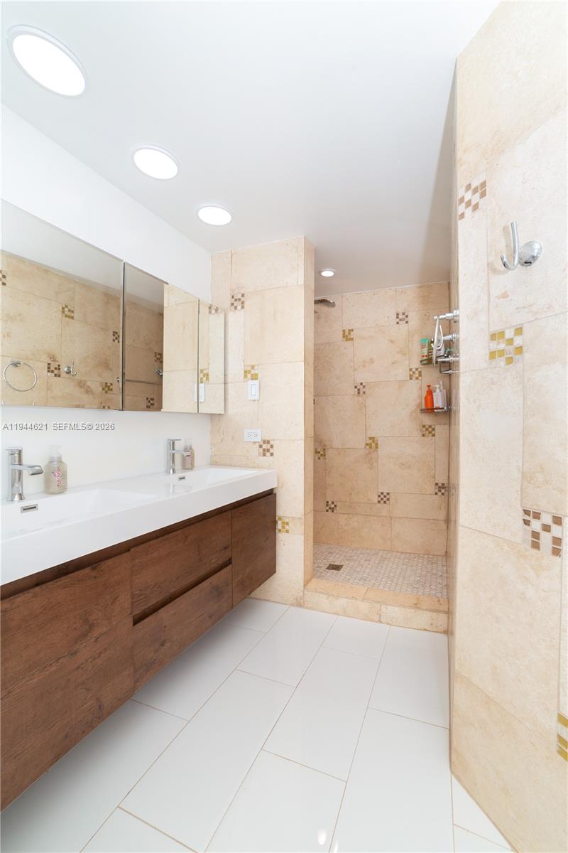 image Porto Bellagio Condo27