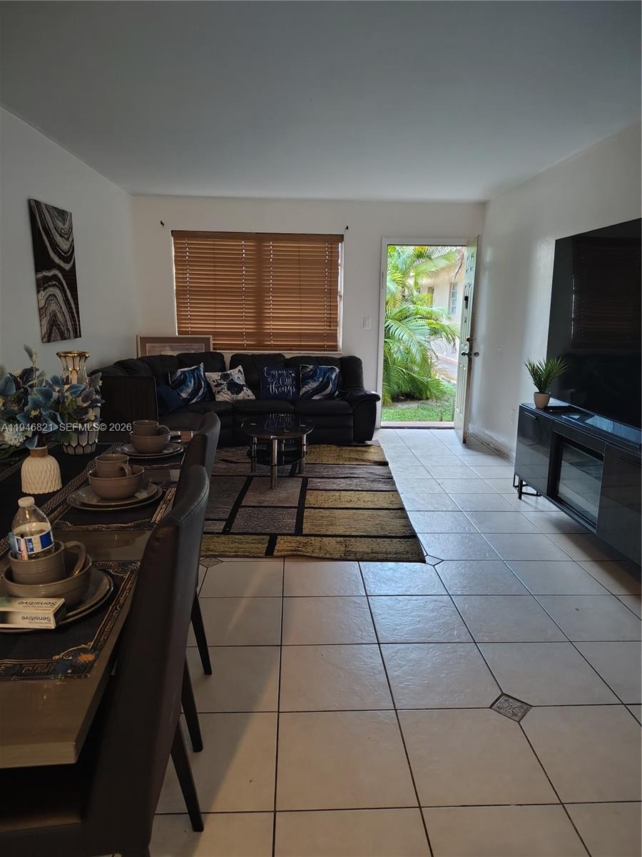 1350 NE 119th St #135006